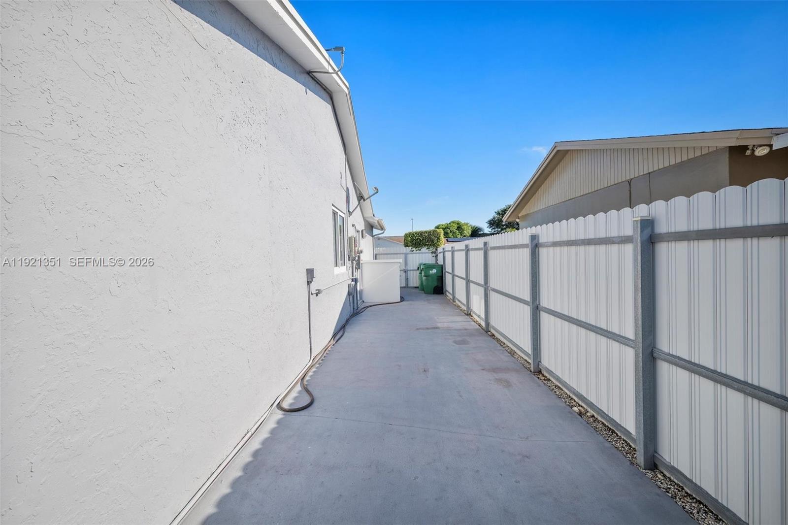 MEADOW WOOD MANOR #4 - Residential