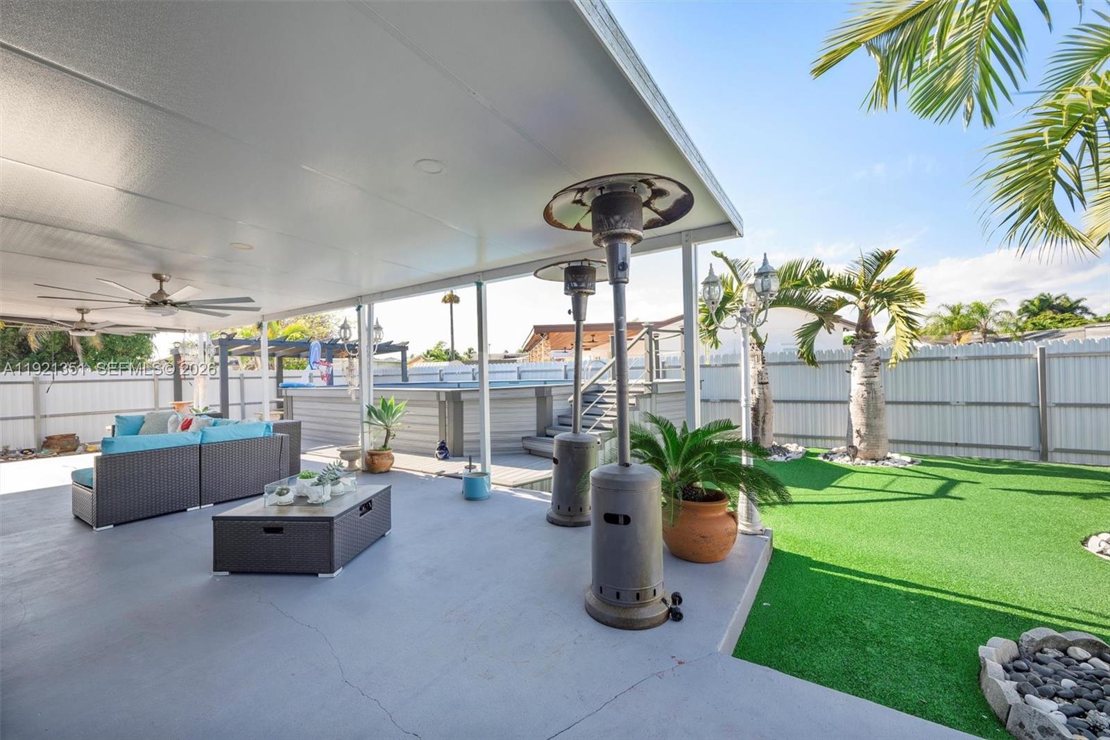 MEADOW WOOD MANOR #4 - Residential