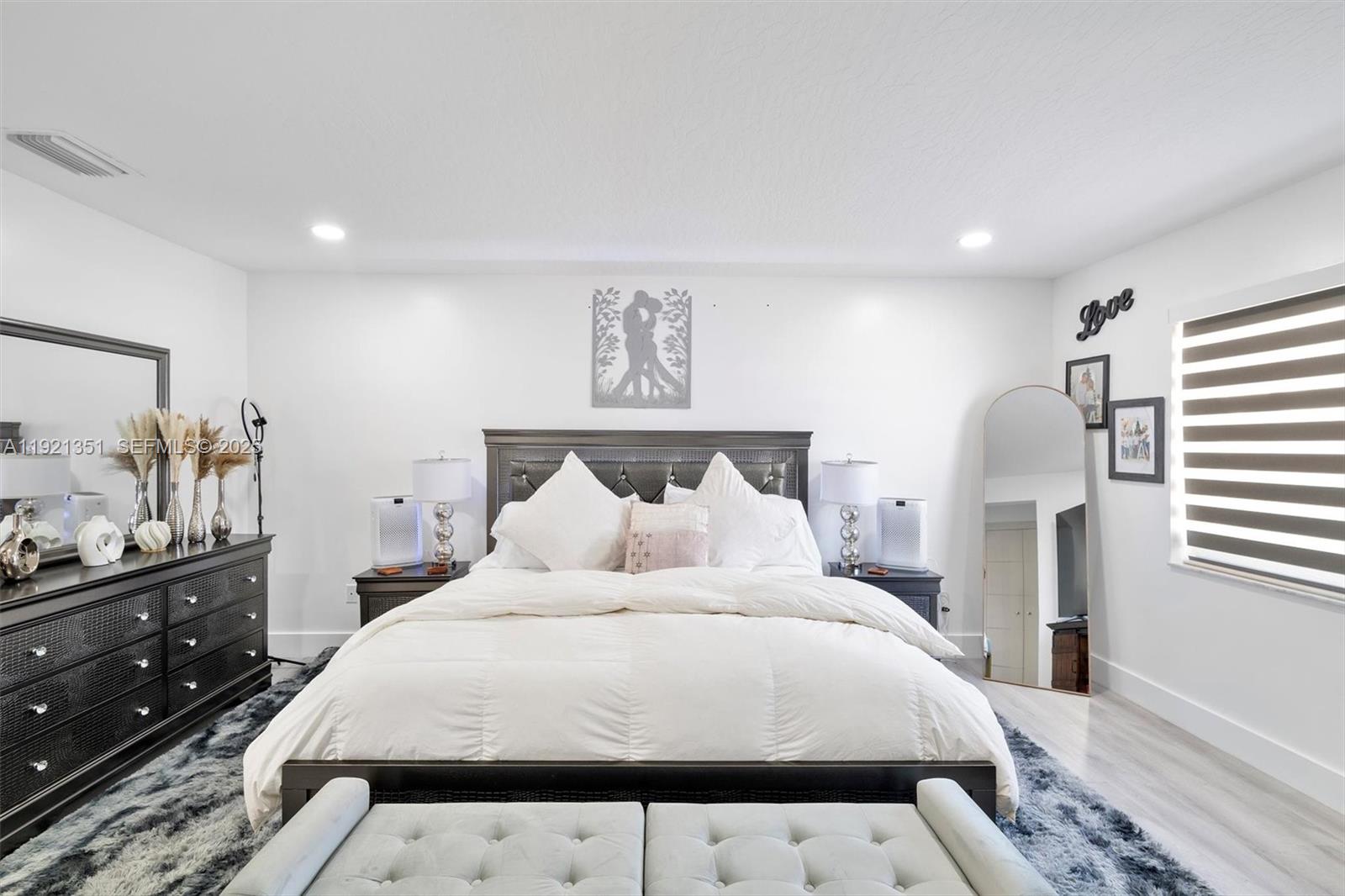 MEADOW WOOD MANOR #4 - Residential