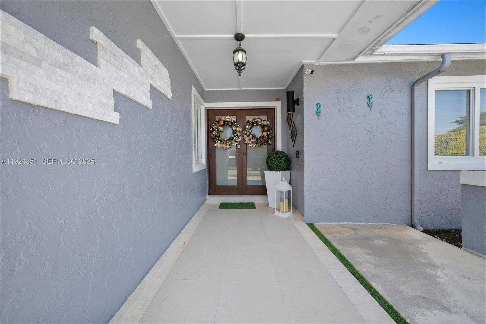 MEADOW WOOD MANOR #4 - Residential