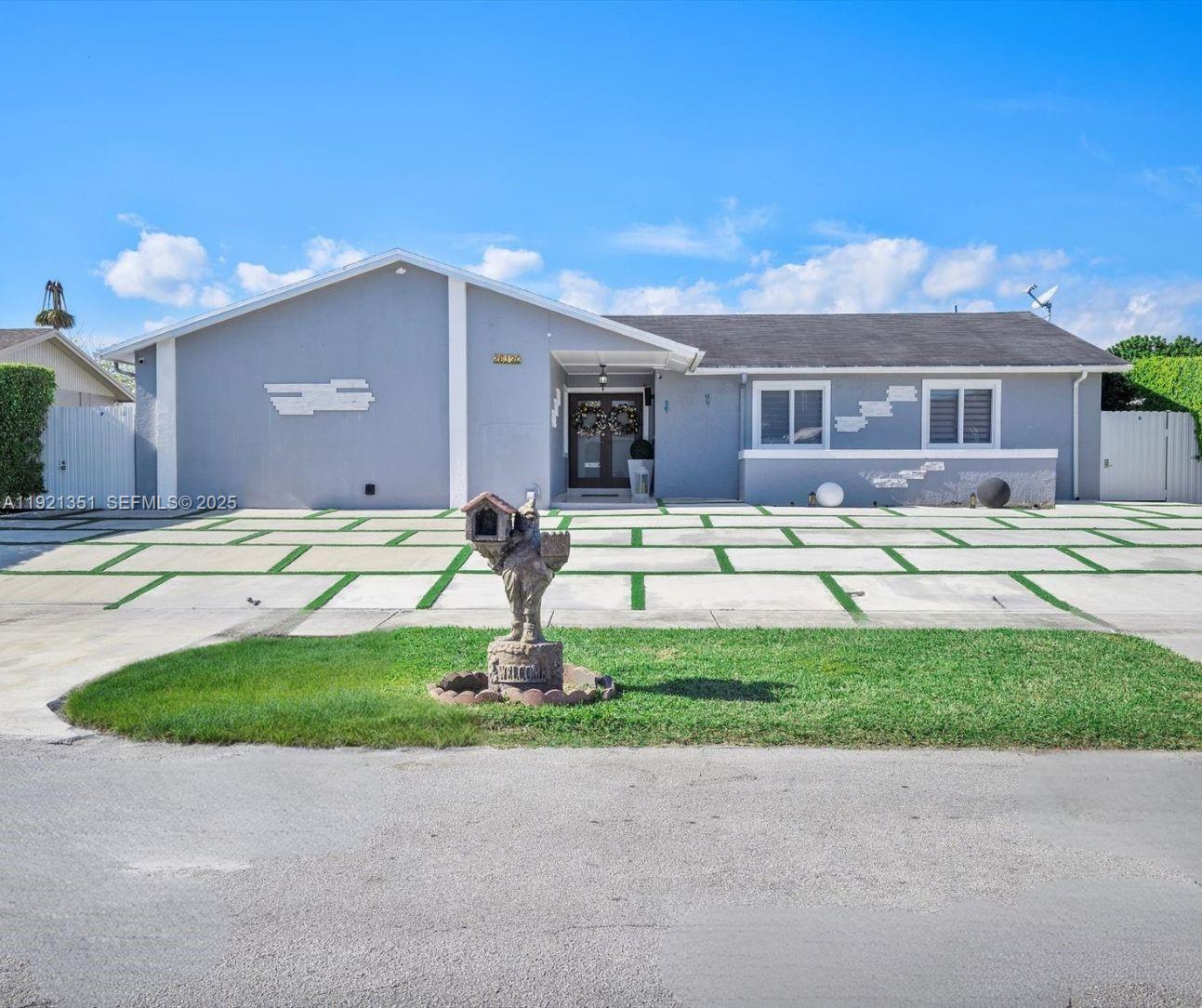 MEADOW WOOD MANOR #4 - Residential