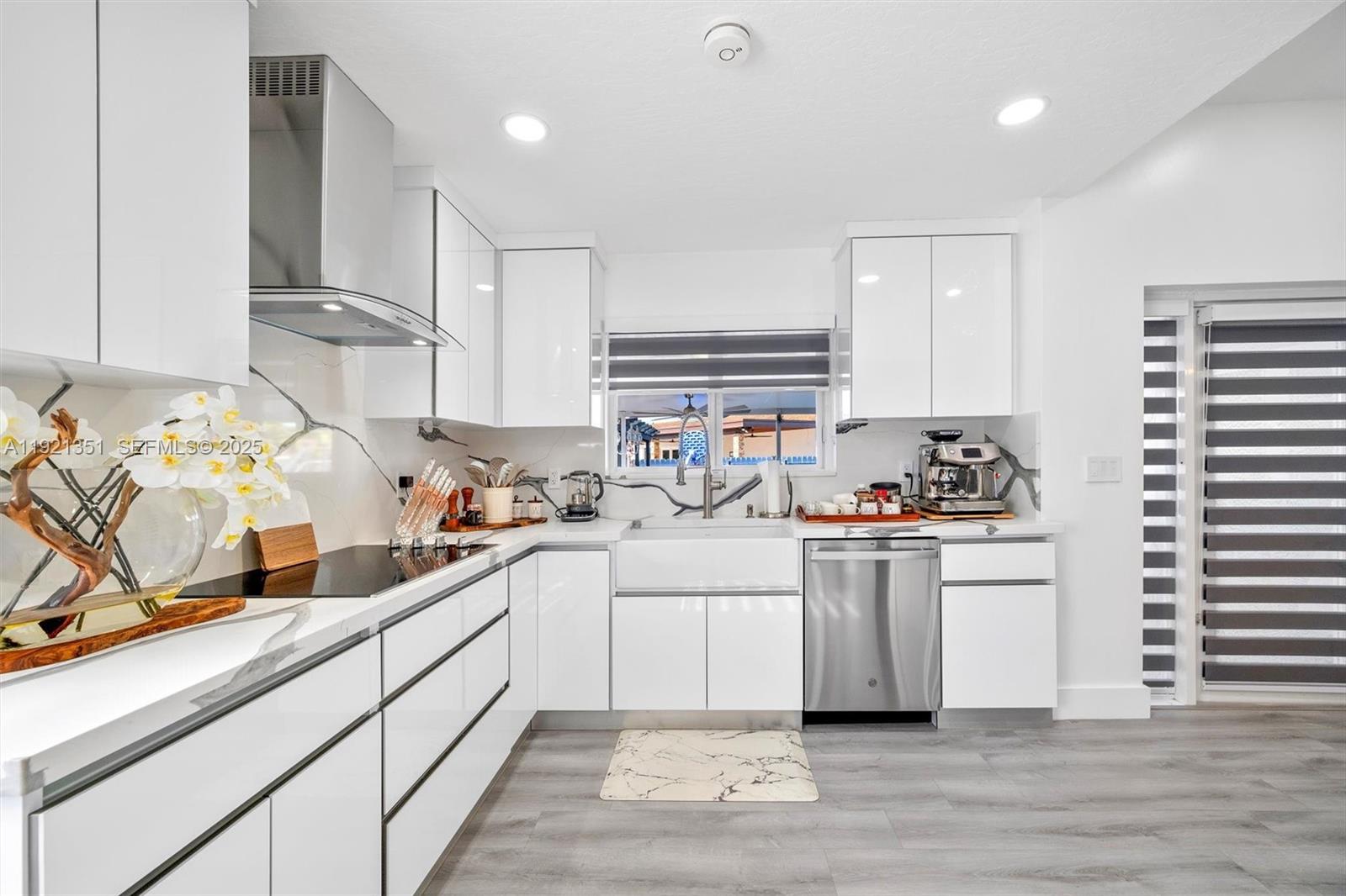 MEADOW WOOD MANOR #4 - Residential