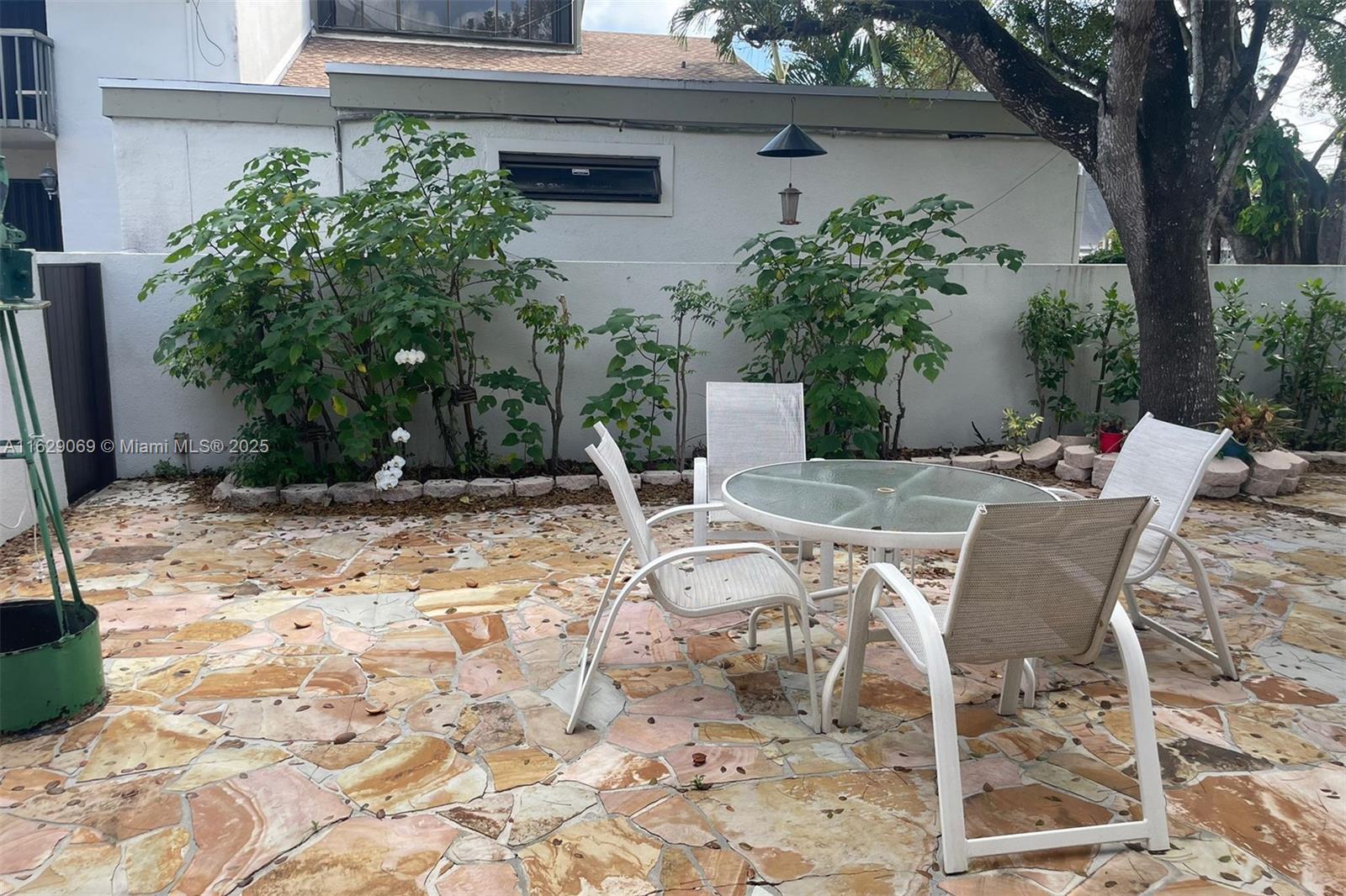 BANYANS OF SOUTH MIAMI CO - Residential