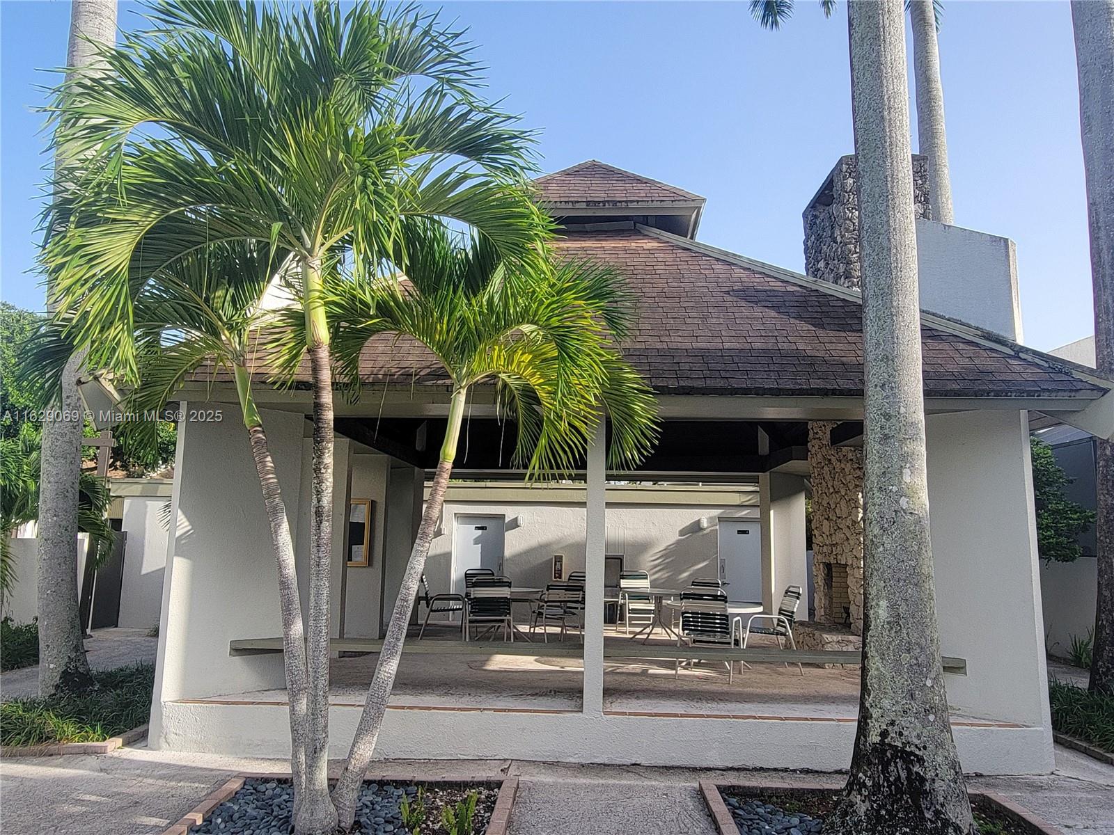 BANYANS OF SOUTH MIAMI CO - Residential