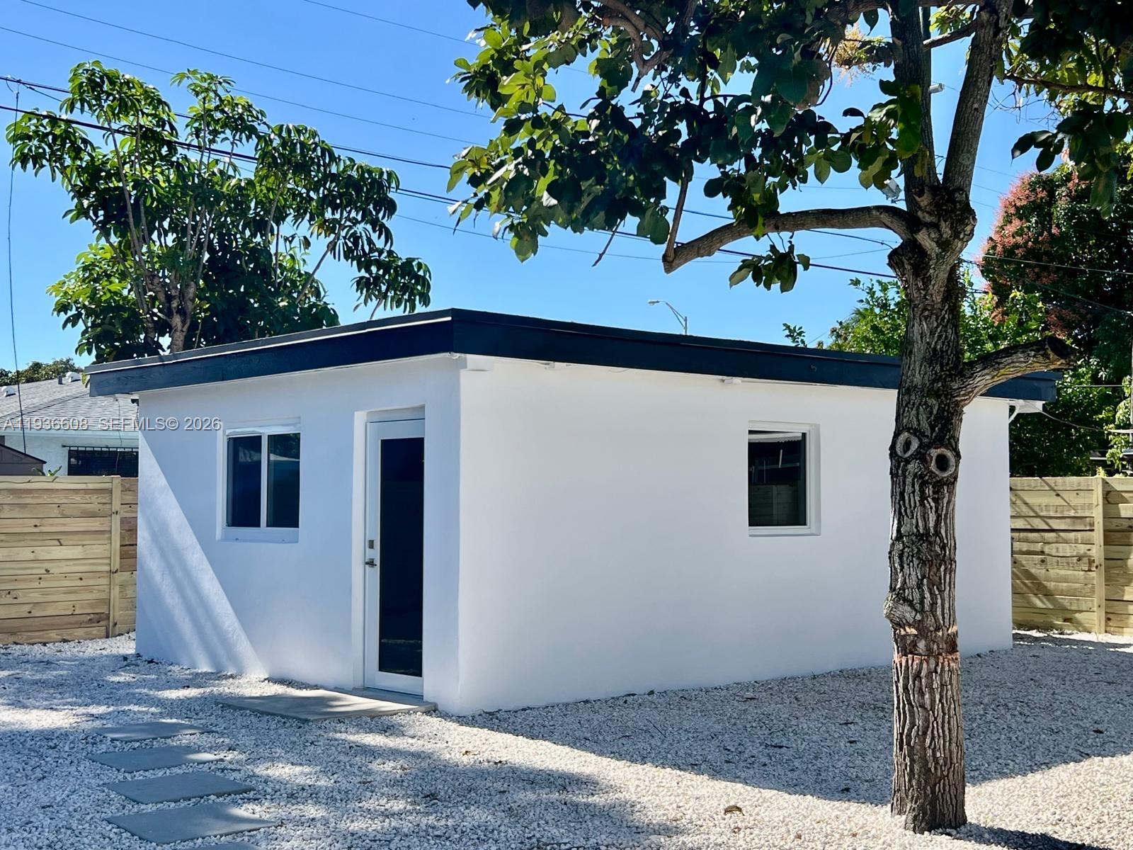 6TH ADDN TO HIALEAH - Residential