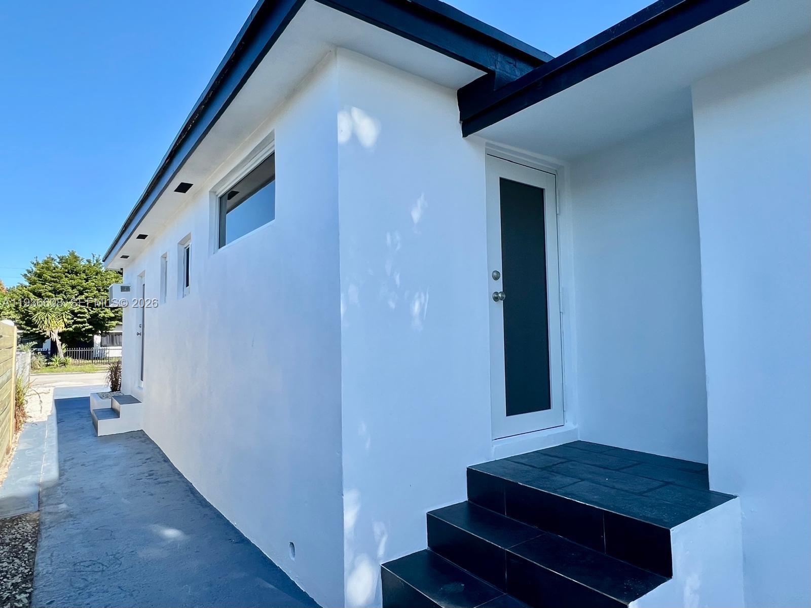 6TH ADDN TO HIALEAH - Residential