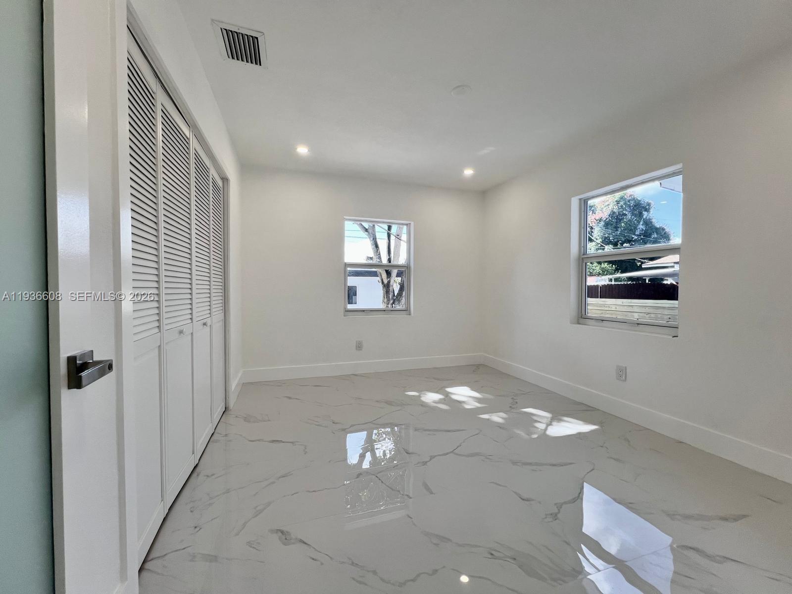 6TH ADDN TO HIALEAH - Residential