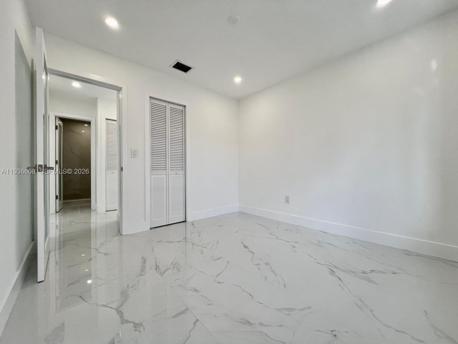 6TH ADDN TO HIALEAH - Residential