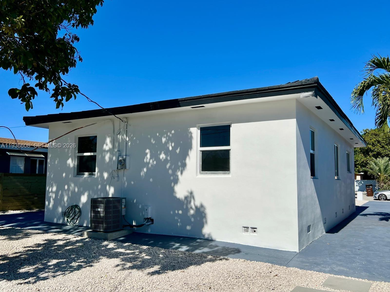 6TH ADDN TO HIALEAH - Residential