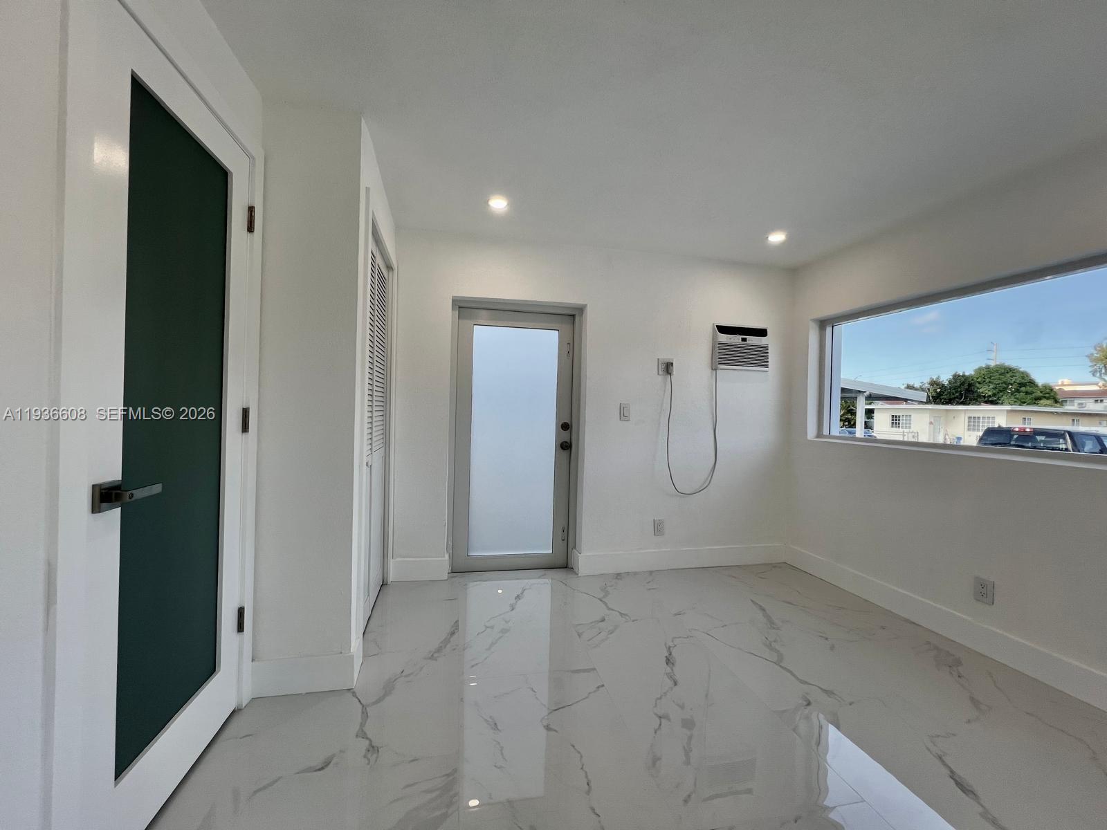 6TH ADDN TO HIALEAH - Residential