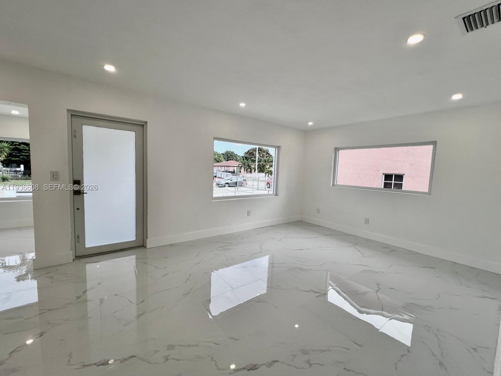 6TH ADDN TO HIALEAH - Residential