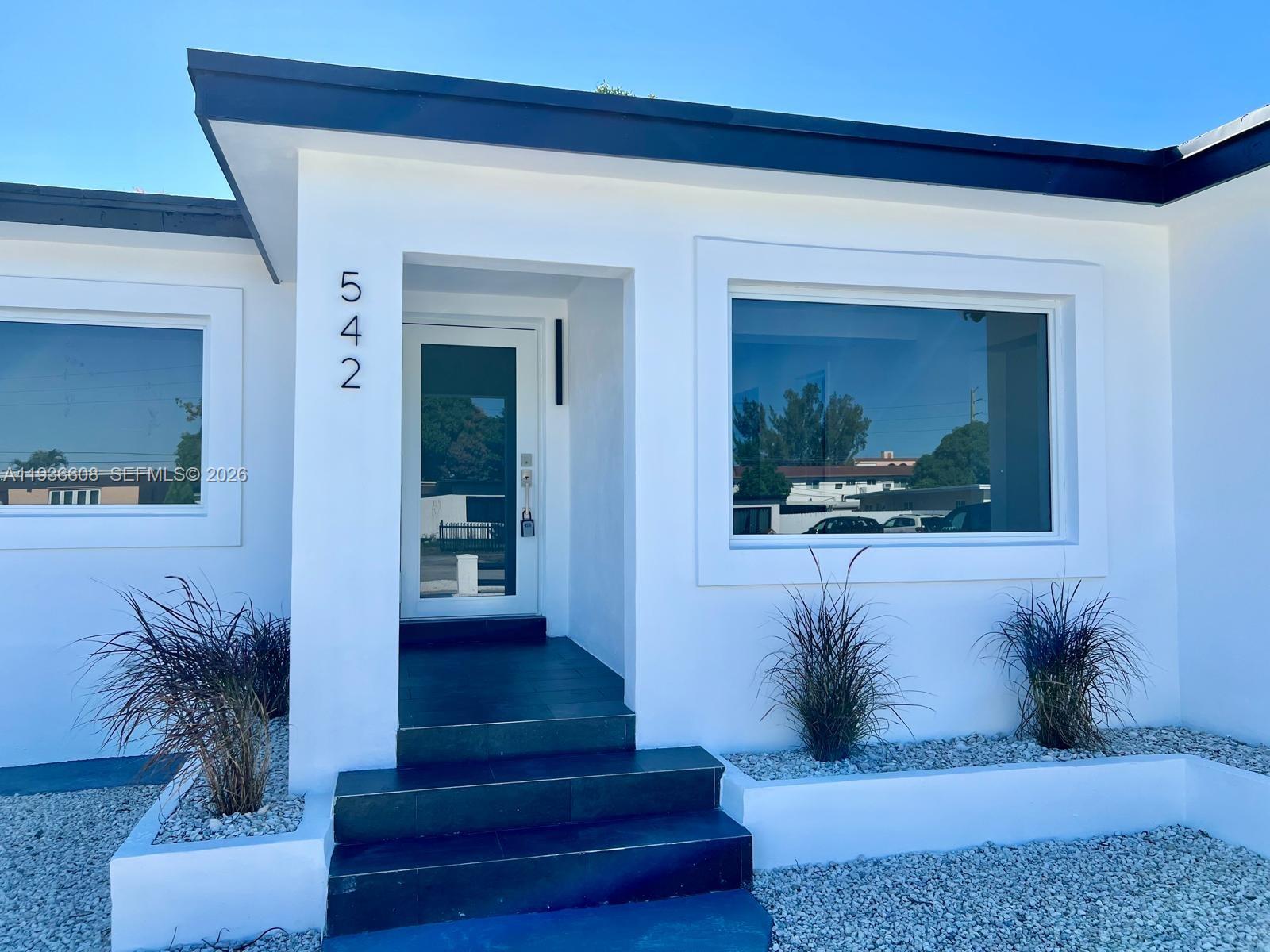 6TH ADDN TO HIALEAH - Residential