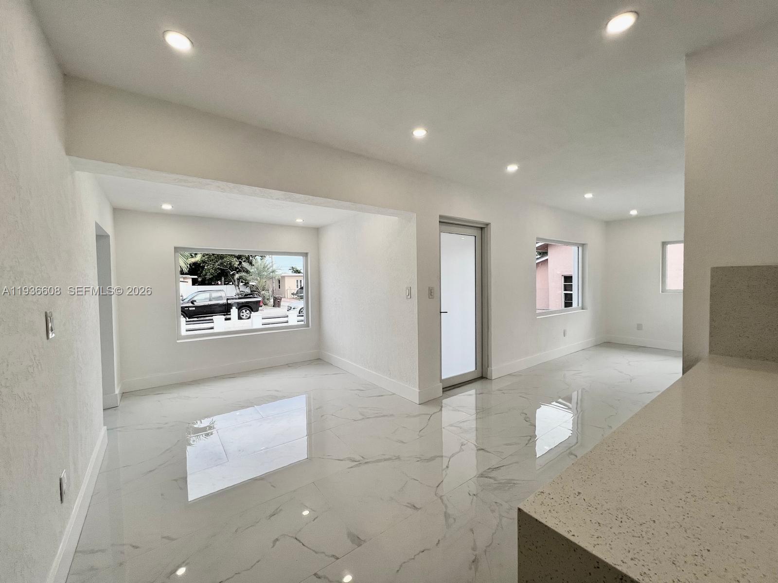 6TH ADDN TO HIALEAH - Residential