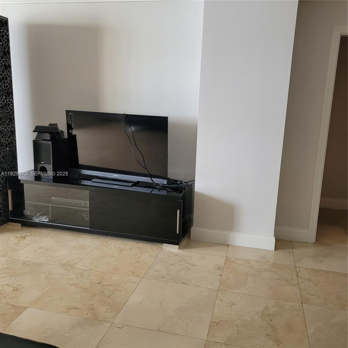 PRINCE GEORGE ARMS CONDO - Residential Lease