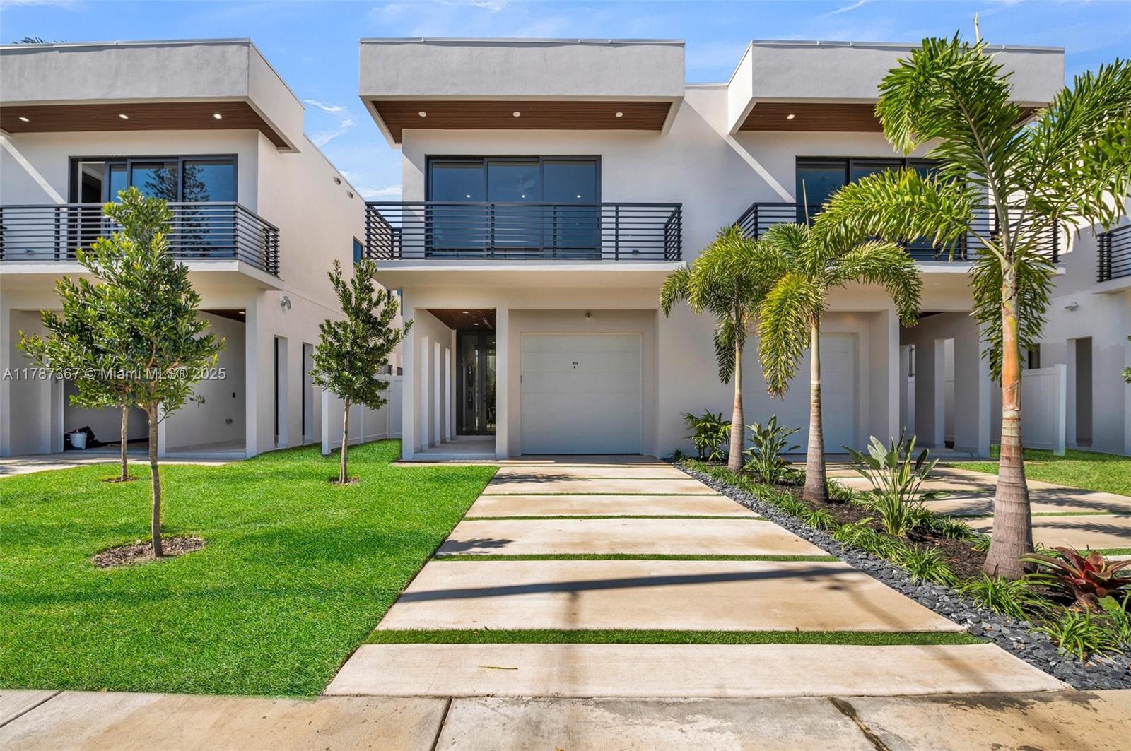 Property for Sale at 915 Ne 17th Ter, Fort Lauderdale, Broward County, Florida - Bedrooms: 3 
Bathrooms: 4  - $1,550,000