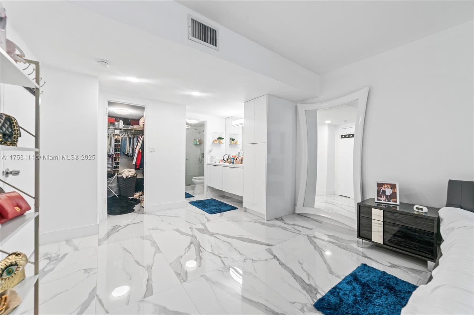 SEA AIR TOWERS CONDO - Residential