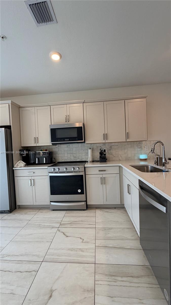 MERRICK SQUARE - Residential