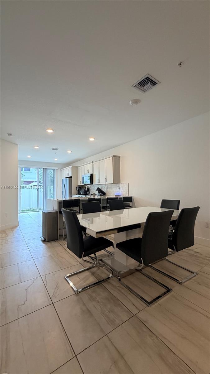 MERRICK SQUARE - Residential