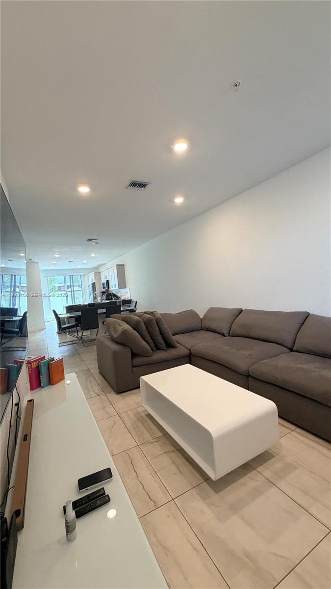 MERRICK SQUARE - Residential