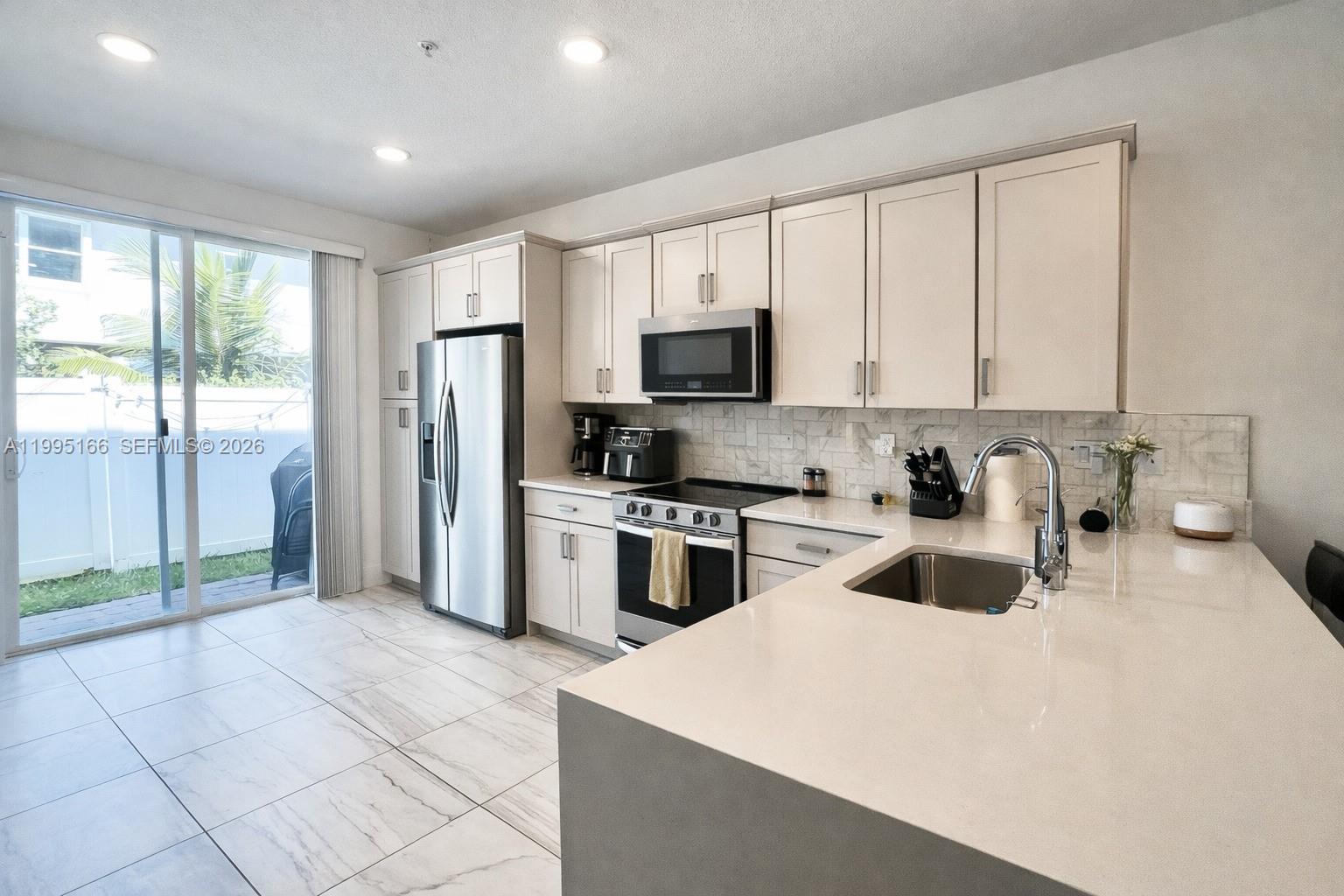 MERRICK SQUARE - Residential