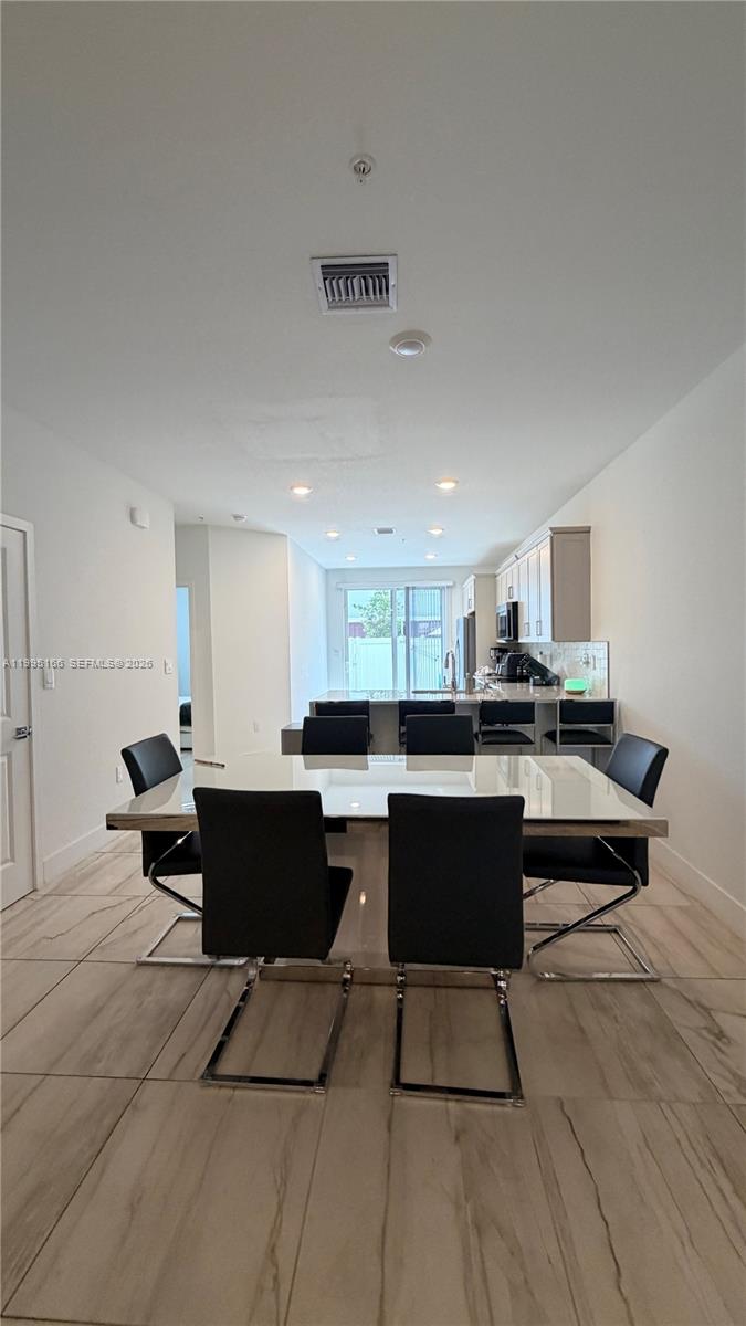 MERRICK SQUARE - Residential
