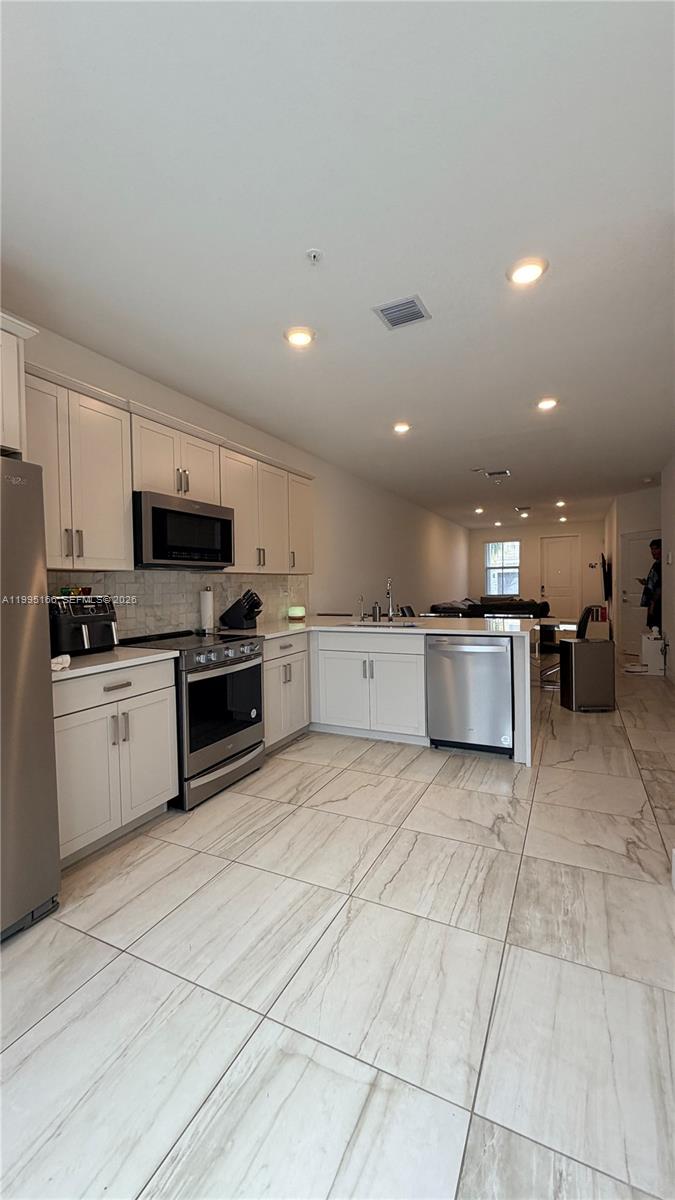 MERRICK SQUARE - Residential
