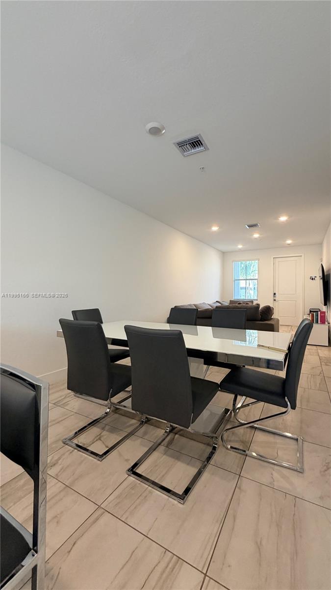 MERRICK SQUARE - Residential