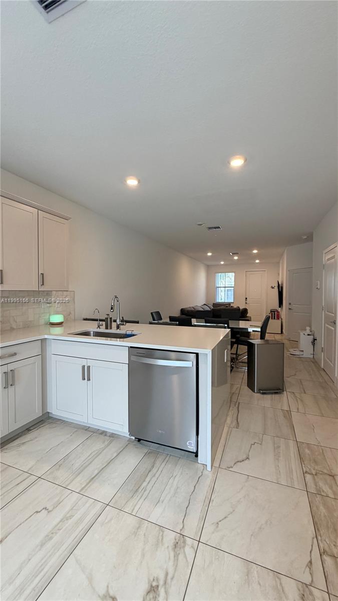 MERRICK SQUARE - Residential