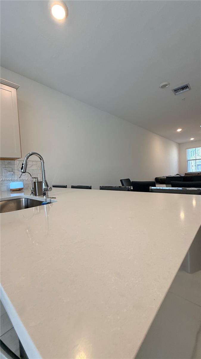 MERRICK SQUARE - Residential