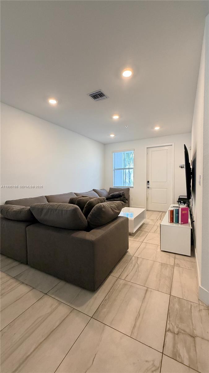 MERRICK SQUARE - Residential