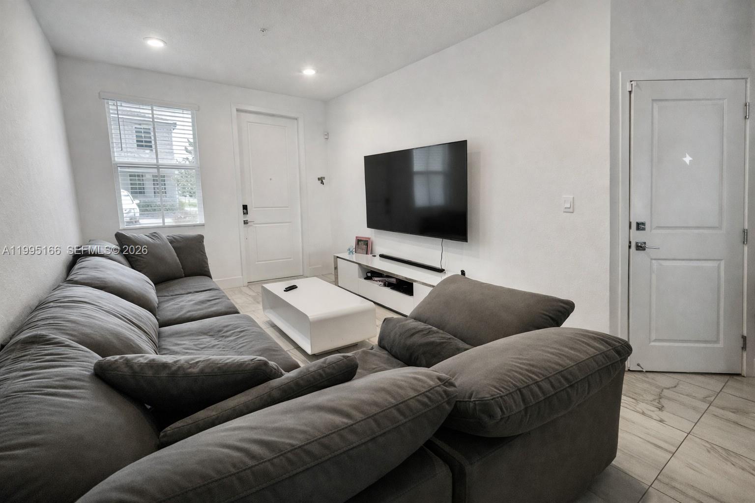 MERRICK SQUARE - Residential