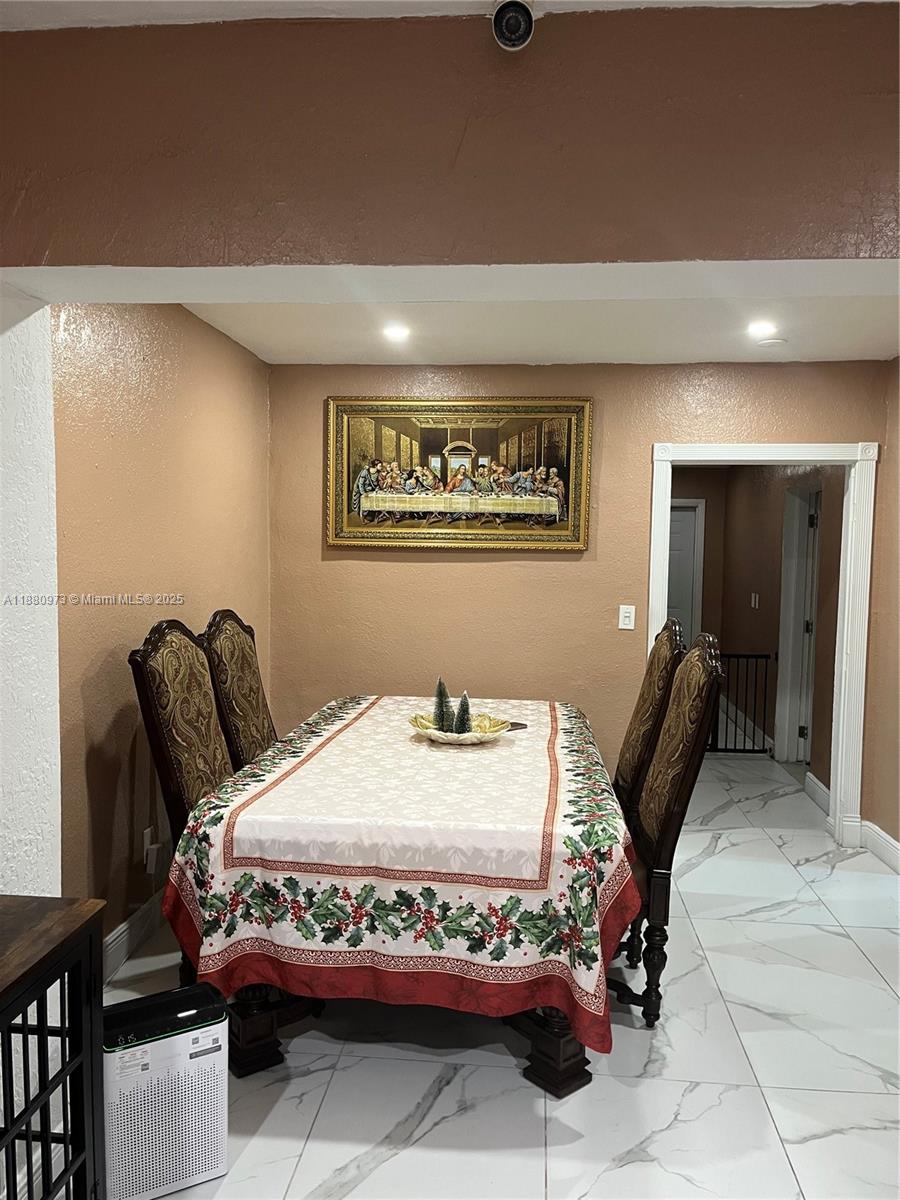 PARA VILLA HEIGHTS - Residential