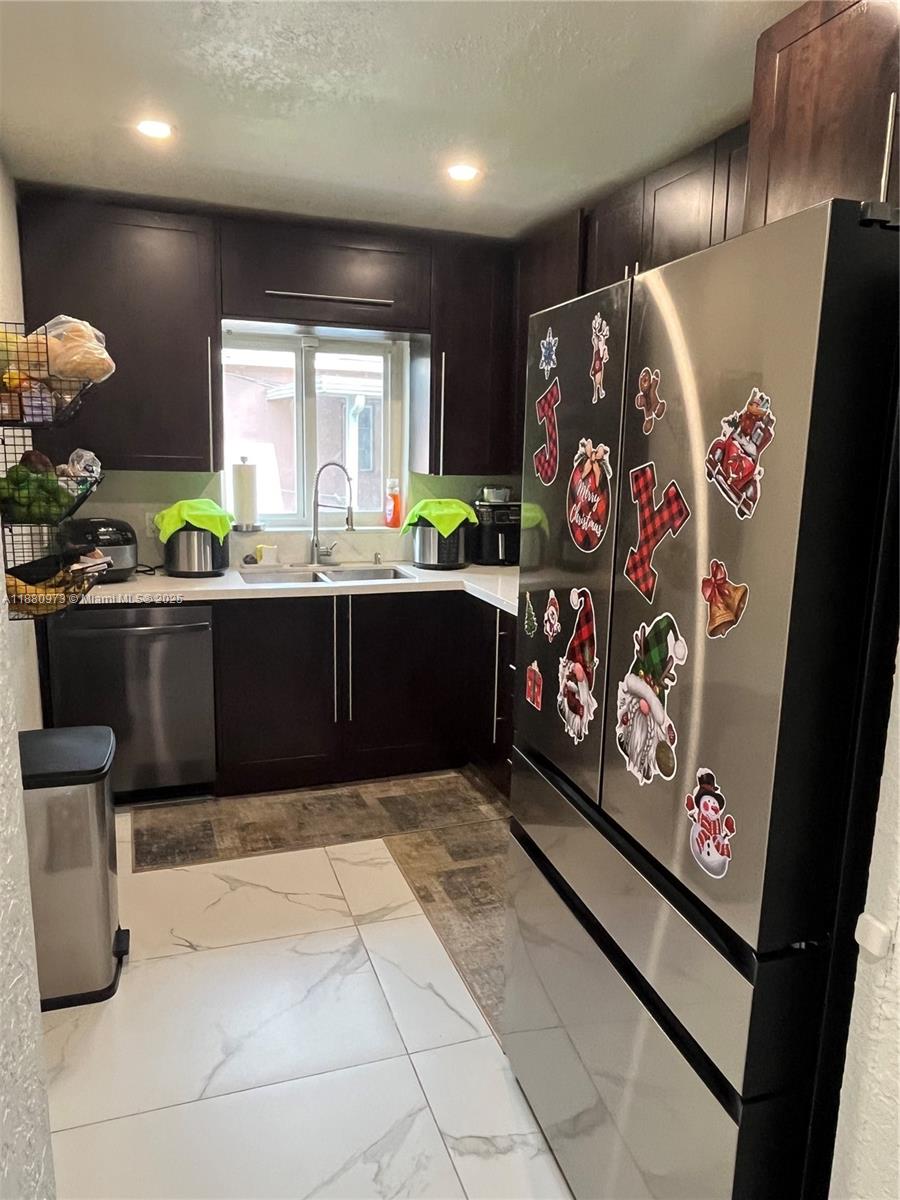 PARA VILLA HEIGHTS - Residential