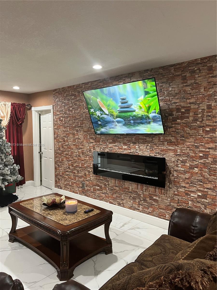 PARA VILLA HEIGHTS - Residential