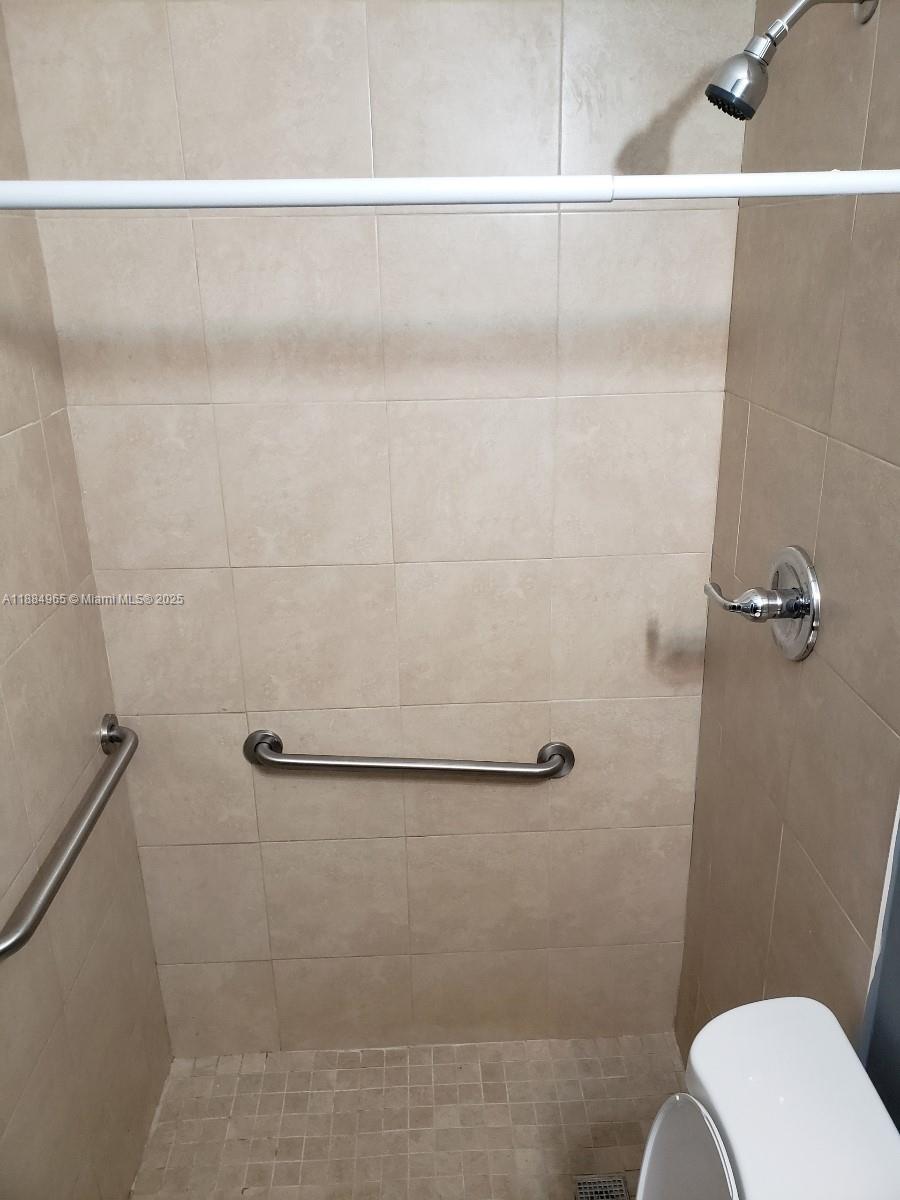 RAINBOW LAKES - Residential Lease