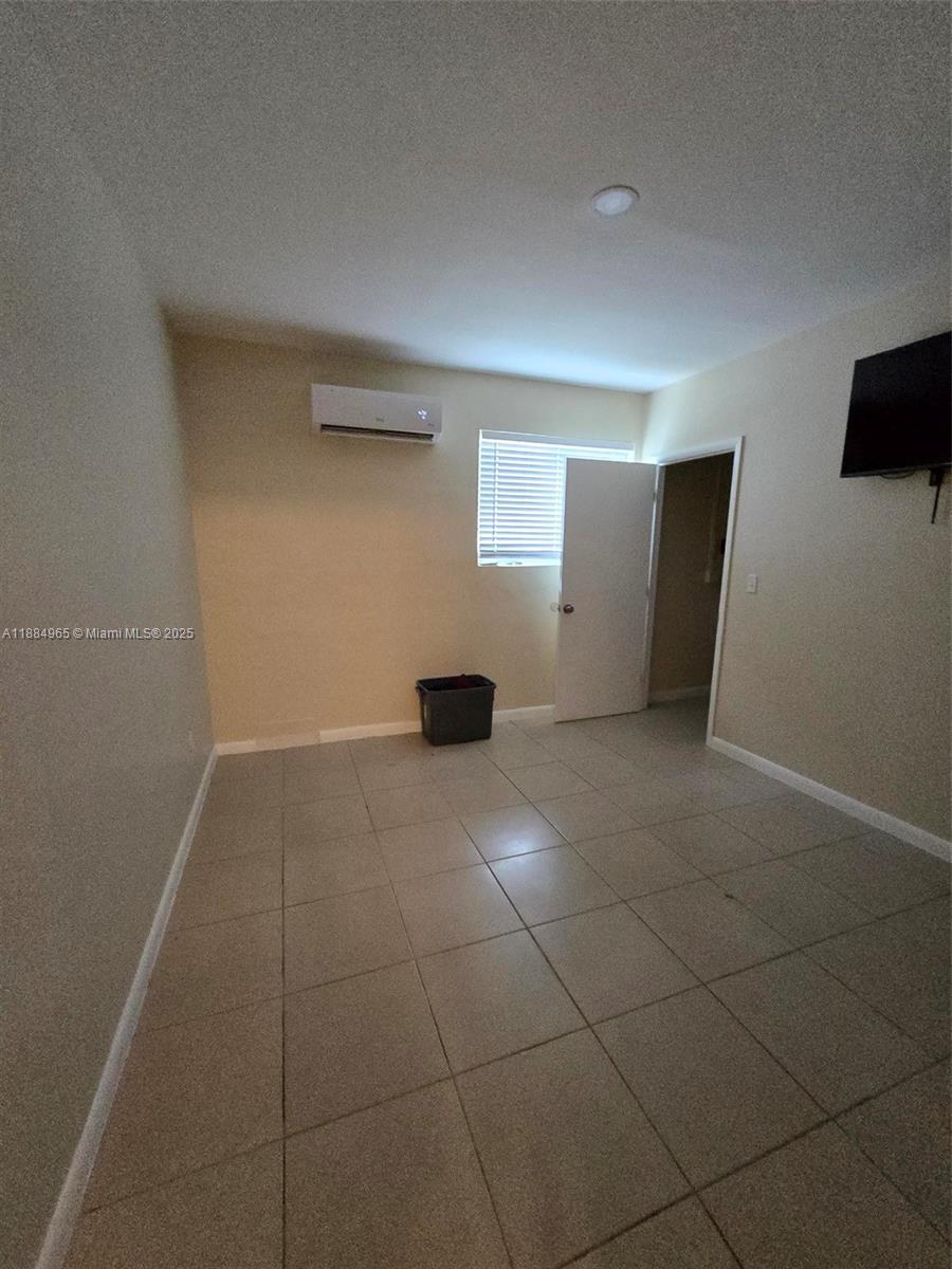 RAINBOW LAKES - Residential Lease