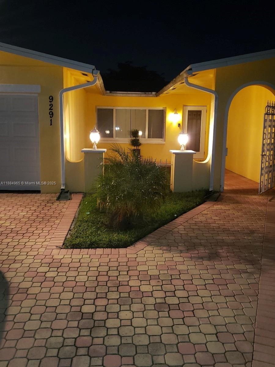 RAINBOW LAKES - Residential Lease