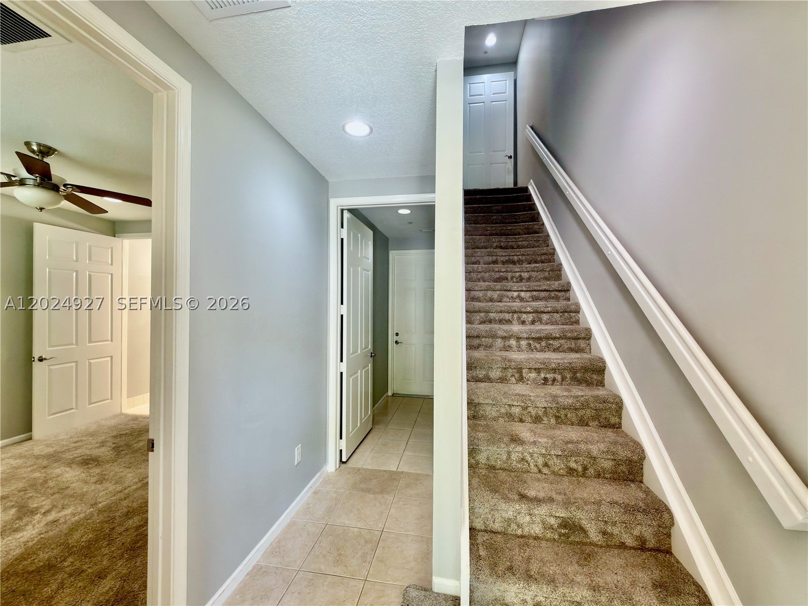 3909 White Peacock Ln