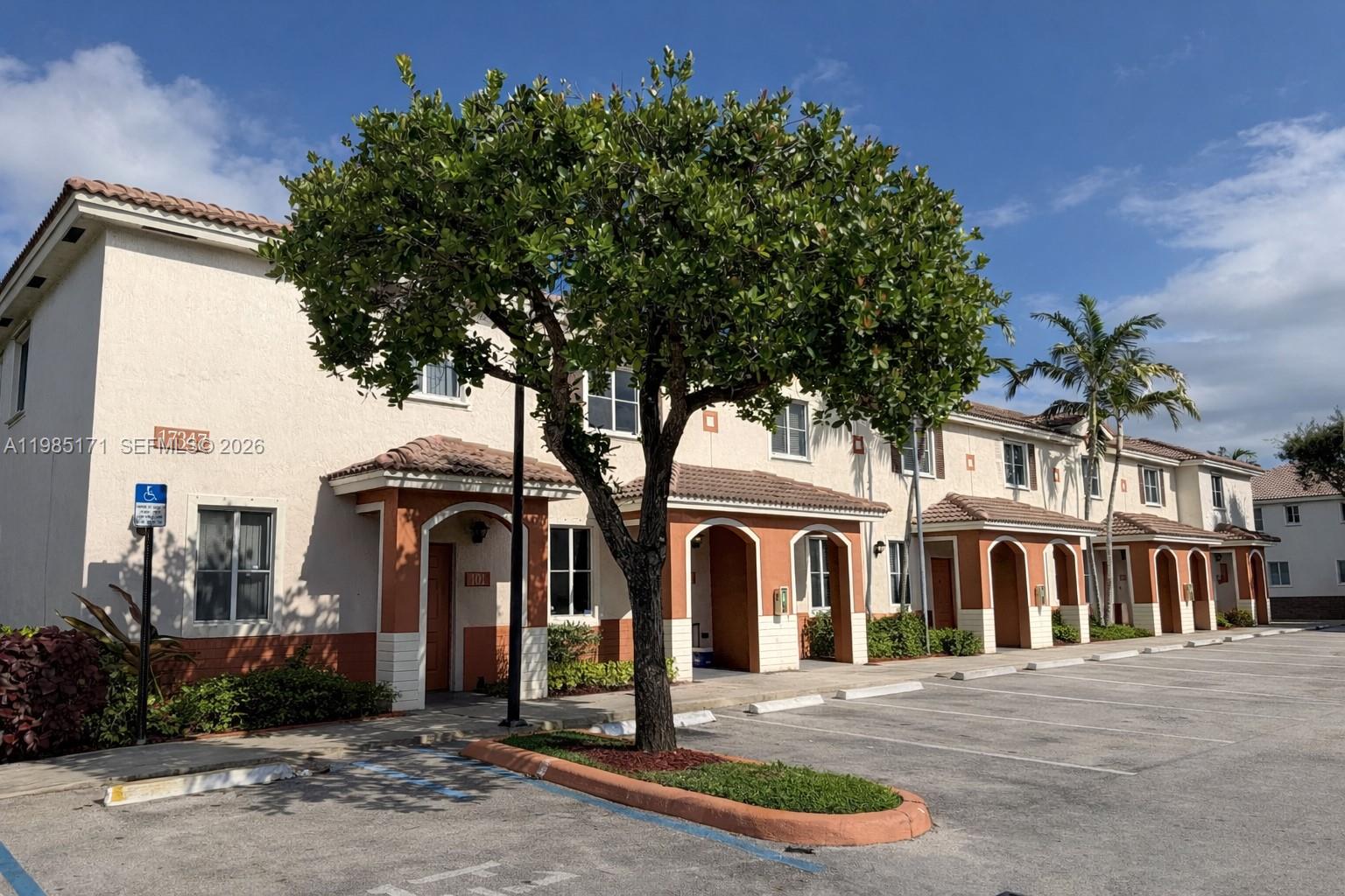 SOLABELLA CONDO - Residential