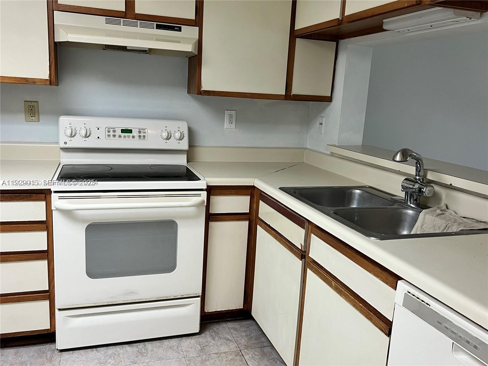 FAIRWAY GREENS CONDO HOME - Residential Lease