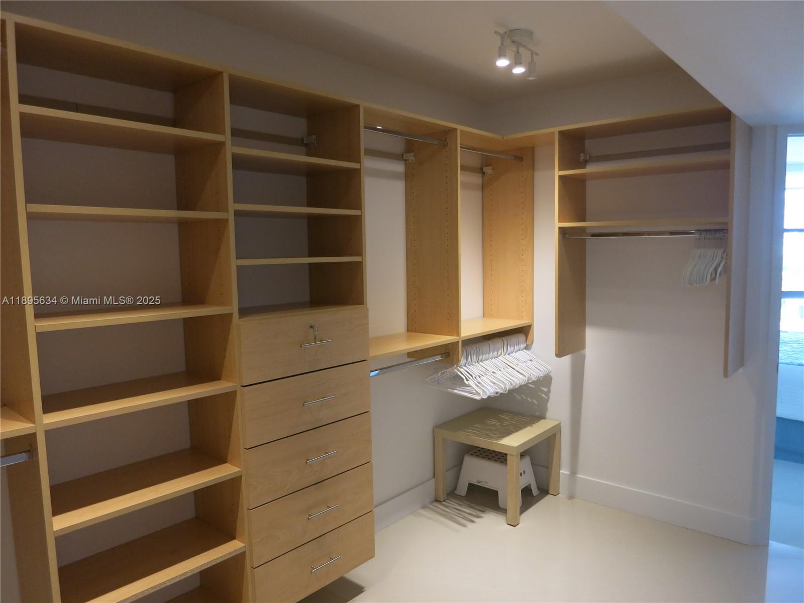 TOWERS OF KEY BISCAYNE CO - Residential Lease