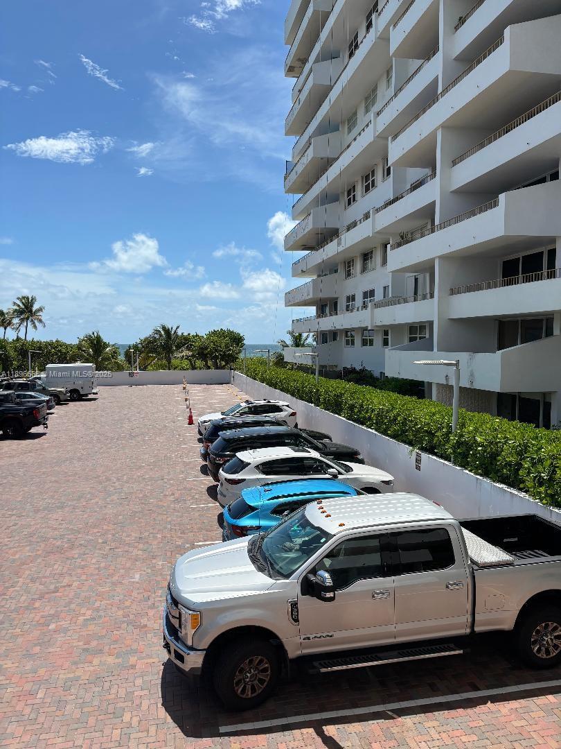 KEY BISCAYNE COMMODORE CL - Residential