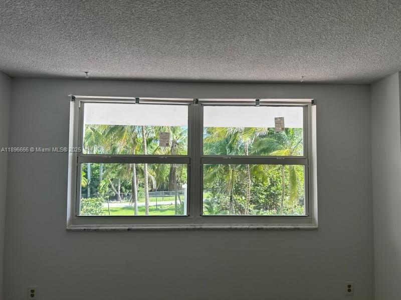 KEY BISCAYNE COMMODORE CL - Residential