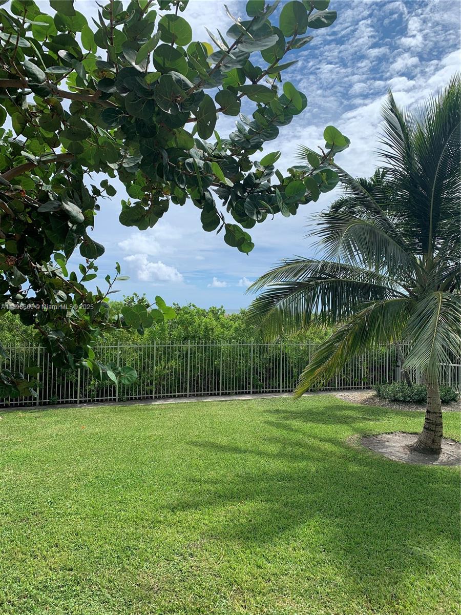 KEY BISCAYNE COMMODORE CL - Residential
