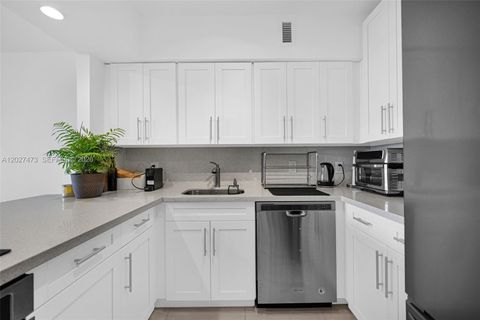 Tiny photo for 5700 Collins Ave #5J, Miami Beach, FL 33140 (MLS # A12027473)