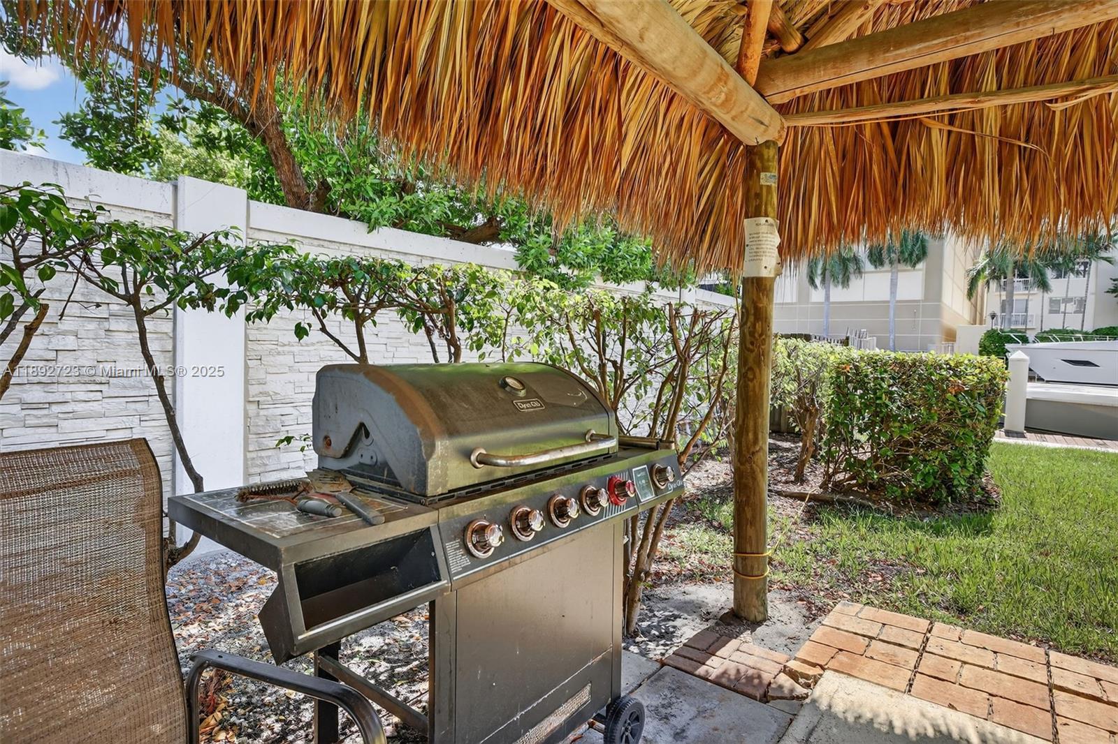 CARAVEL CONDOMINIUM APART - Residential
