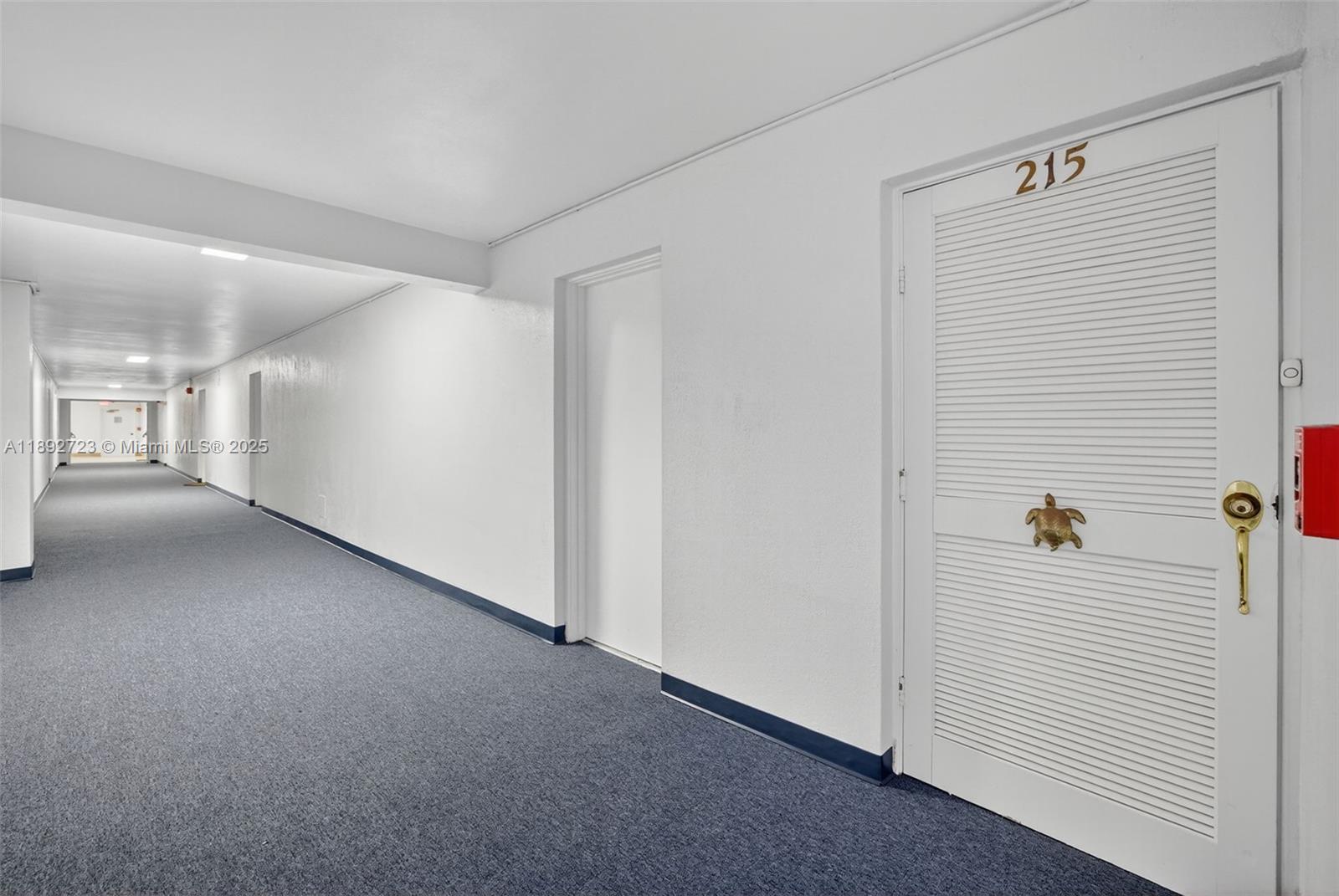 CARAVEL CONDOMINIUM APART - Residential