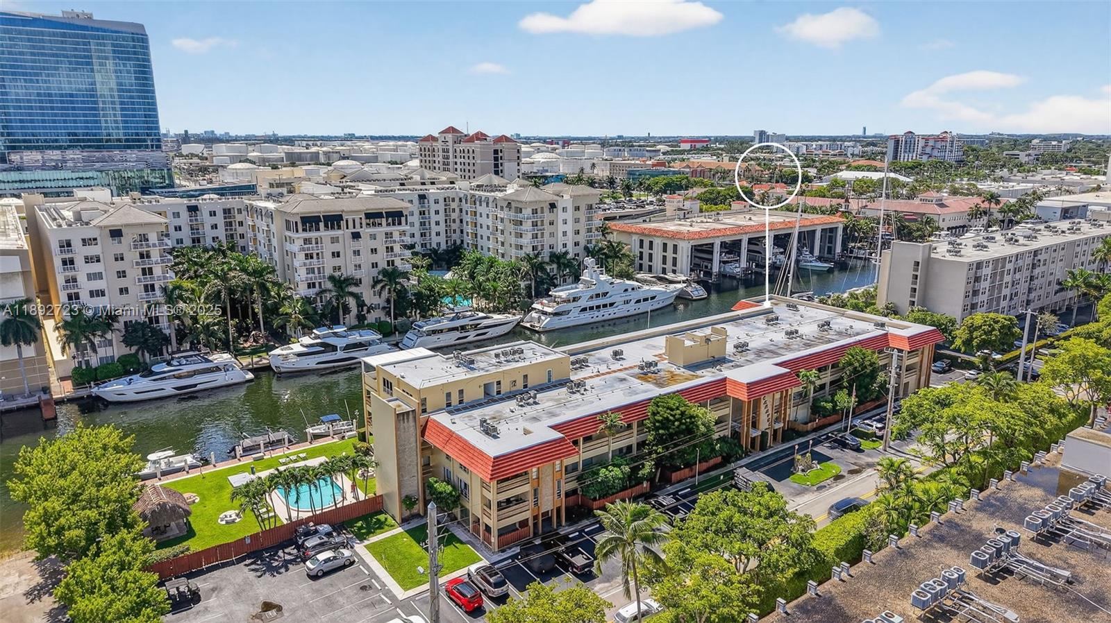 CARAVEL CONDOMINIUM APART - Residential