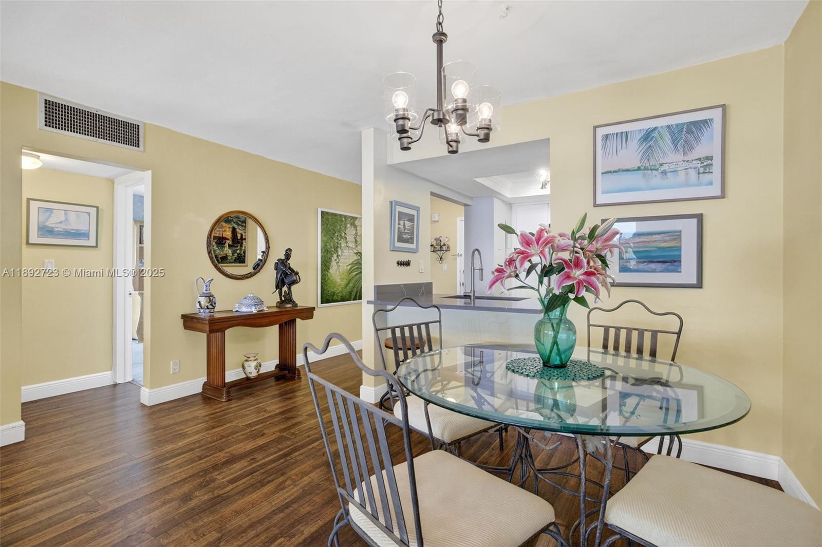 CARAVEL CONDOMINIUM APART - Residential