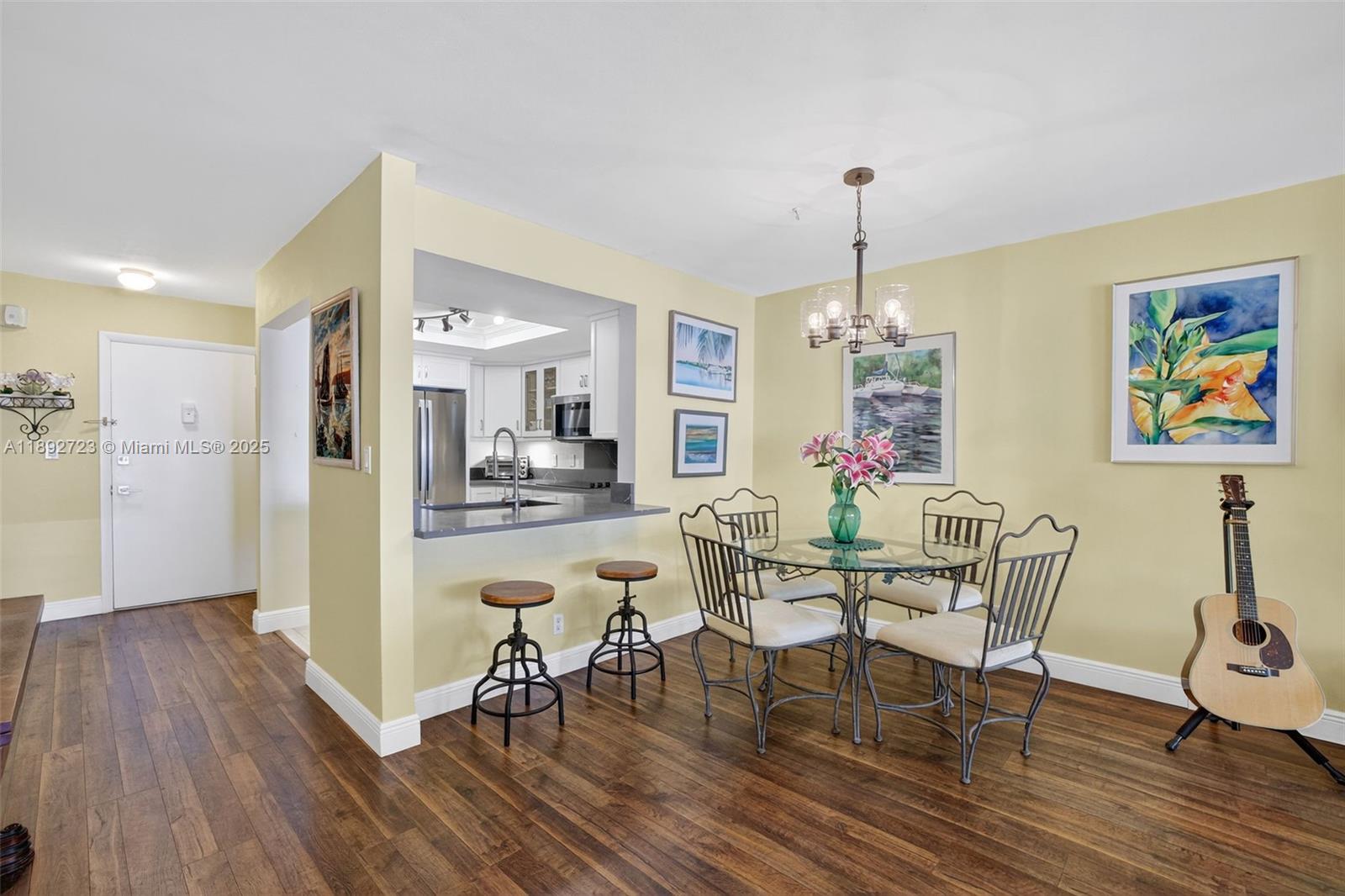 CARAVEL CONDOMINIUM APART - Residential